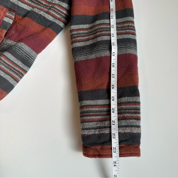 American Eagle Men’s Sherpa Shacket Red Orange Black Gray Striped Size M EUC - Picture 9 of 10